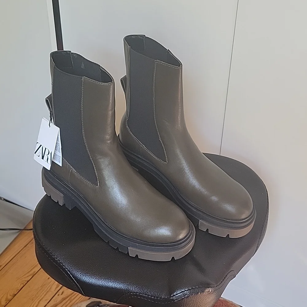 🎉HP🎉NWT ZARA LEATHER ANKLE BOOTS - Picture 4 of 17